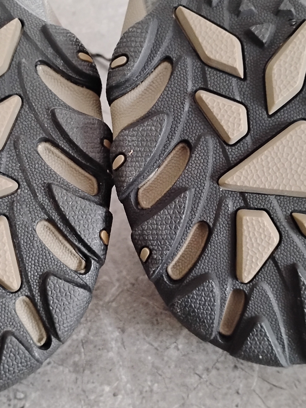 KEEN Men’s 8 Brown Waterproof Hiking Boots - Like New - Free Shipping - Picture 11 of 16